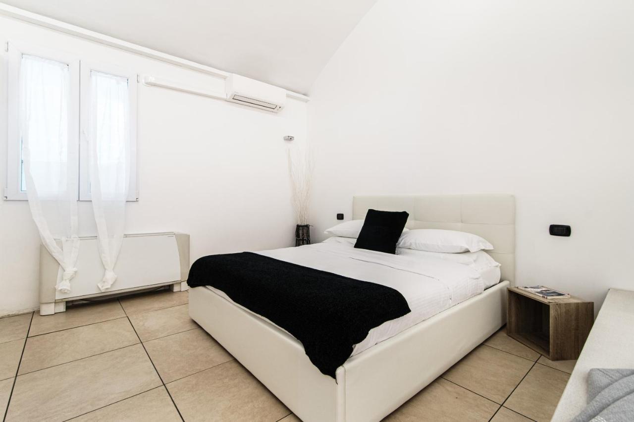 Loft Near Duomo Apartment Комо Екстериор снимка